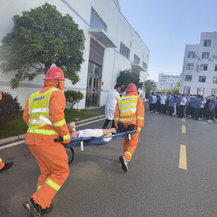 消防演习：安全至上，防患未然-浙江强力控股有限公司